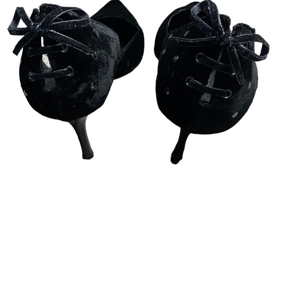 Calvin Klein Black Velvet Hermione Pointed Toe Heels Size 8 - Picture 3 of 5